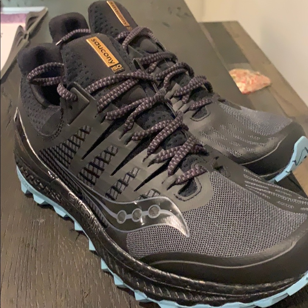 NWOT Everrun saucony iso sneakers
